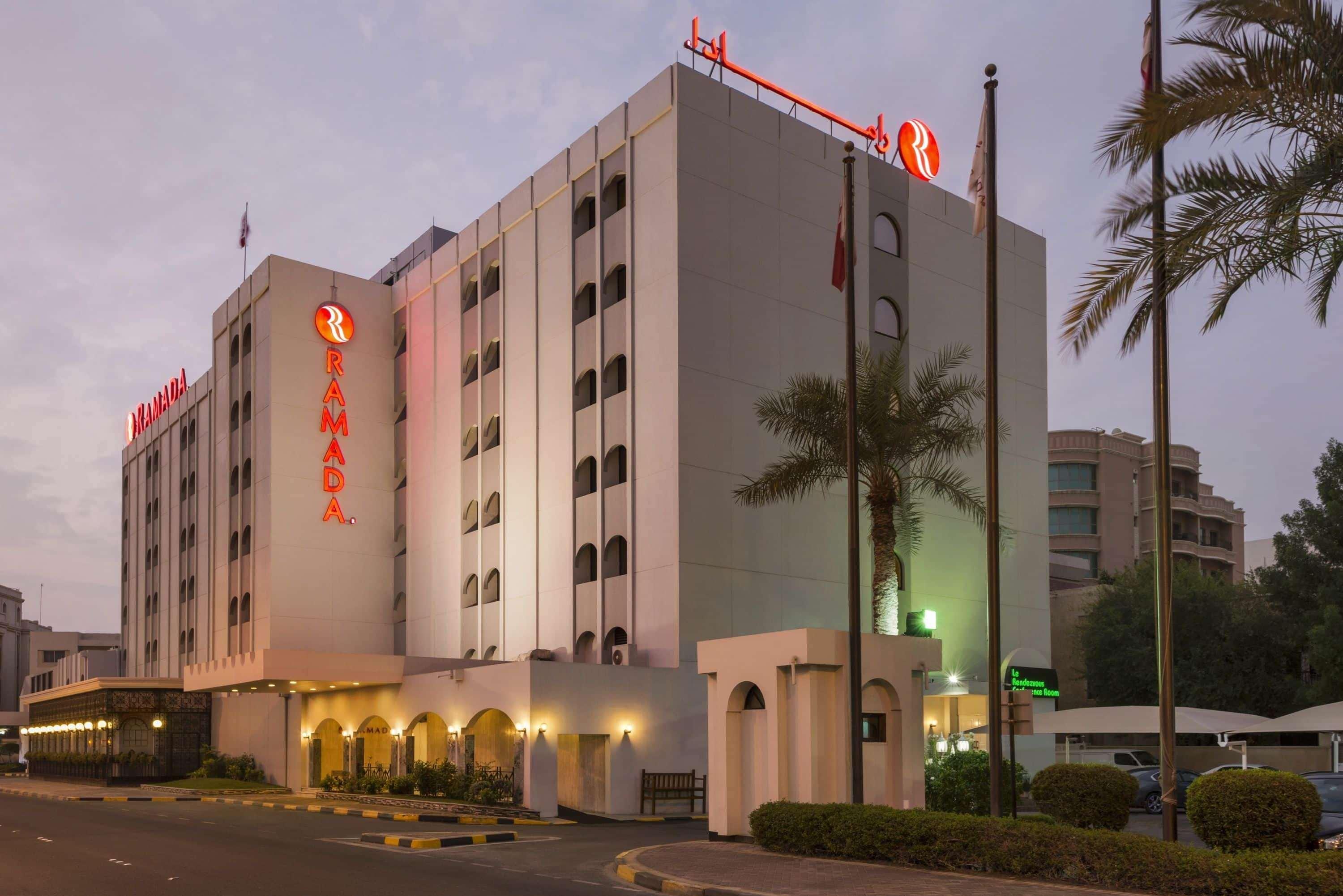 Ramada by Wyndham Bahrain Hotel Al-Manamah Bagian luar foto