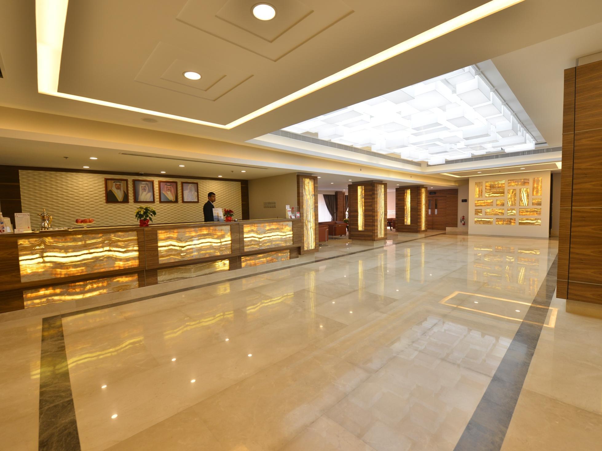 Ramada by Wyndham Bahrain Hotel Al-Manamah Bagian luar foto