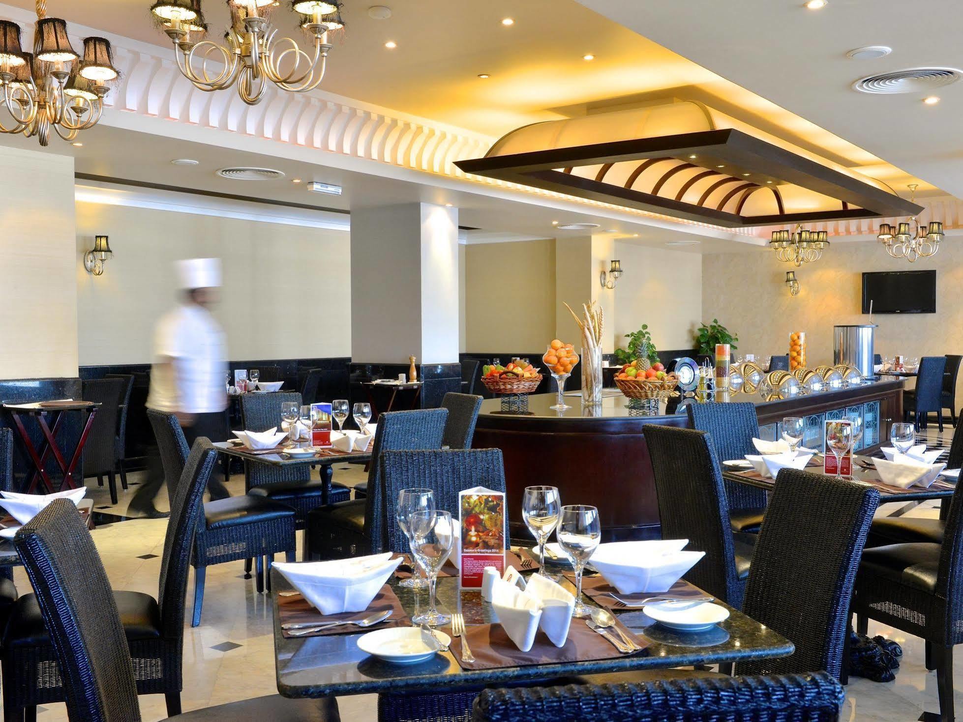 Ramada by Wyndham Bahrain Hotel Al-Manamah Bagian luar foto