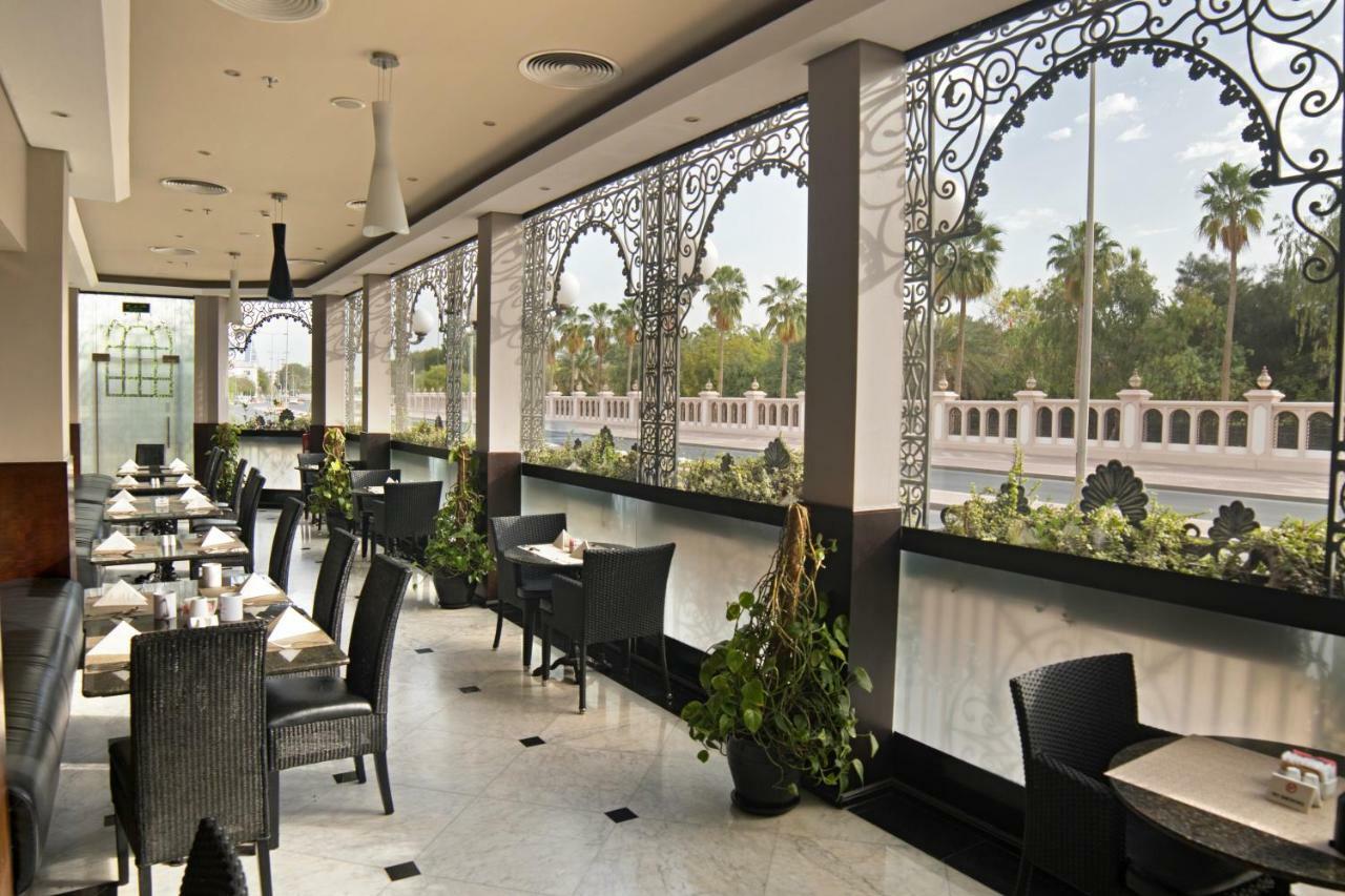 Ramada by Wyndham Bahrain Hotel Al-Manamah Bagian luar foto