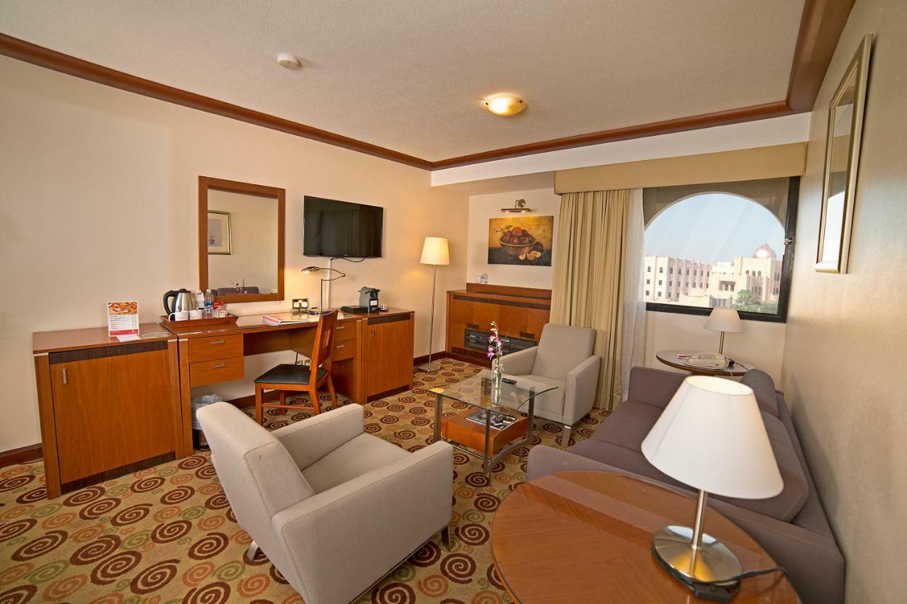 Ramada by Wyndham Bahrain Hotel Al-Manamah Bagian luar foto