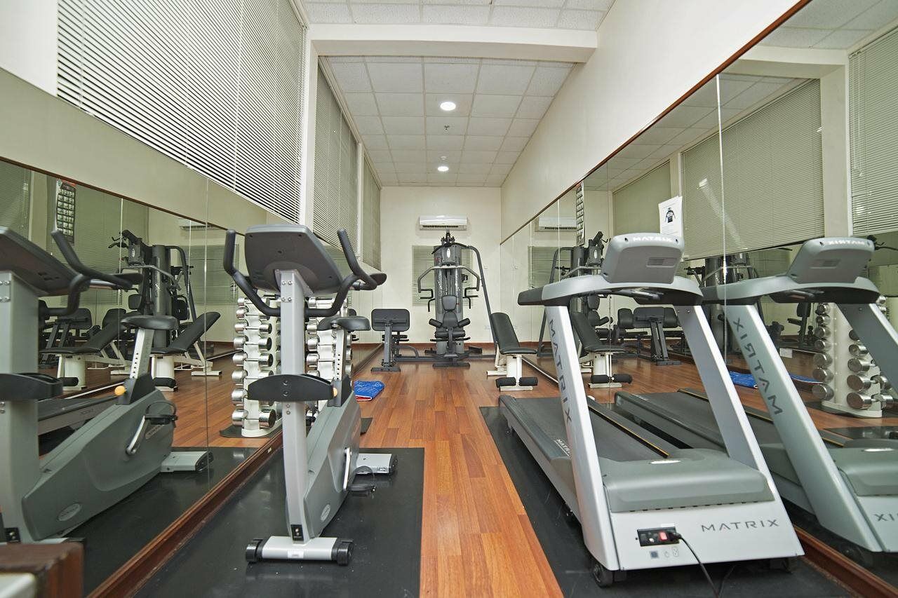 Ramada by Wyndham Bahrain Hotel Al-Manamah Bagian luar foto