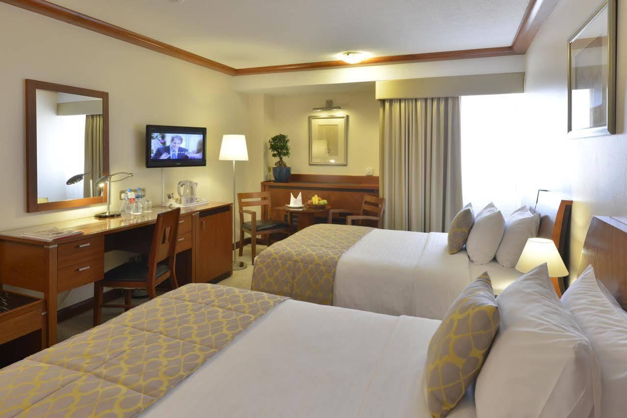 Ramada by Wyndham Bahrain Hotel Al-Manamah Bagian luar foto