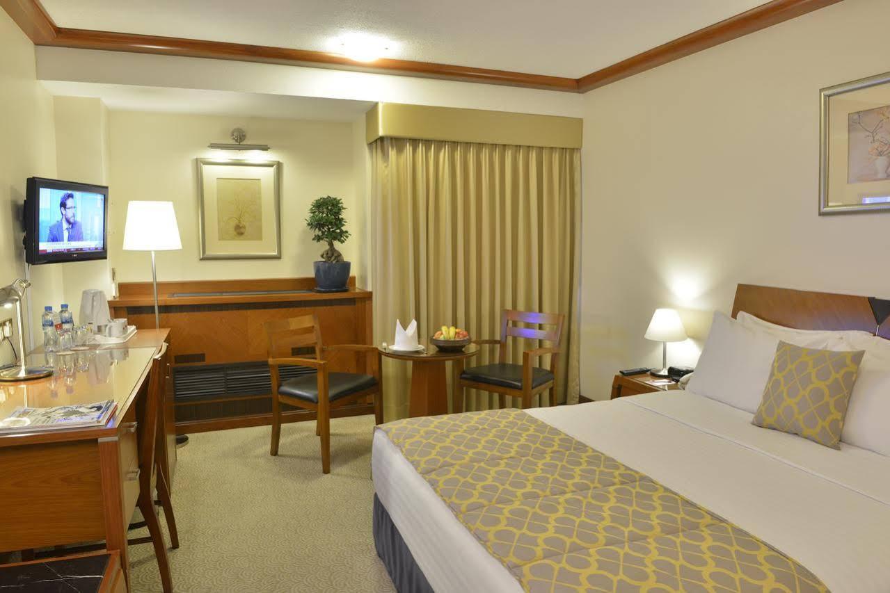 Ramada by Wyndham Bahrain Hotel Al-Manamah Bagian luar foto
